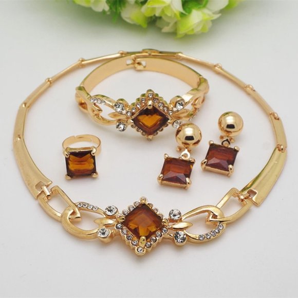 Unbranded Jewelry - 4 Pcs Gold Plated Citrine & Crystal Necklace Set
